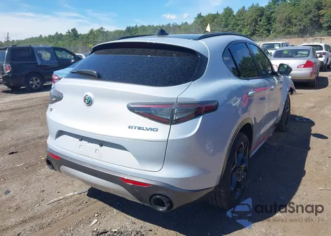 2024 Alfa Romeo Stelvio Ti Awd z USA, uszkodzony, nr VIN ZASPAKBN5R7D82103
